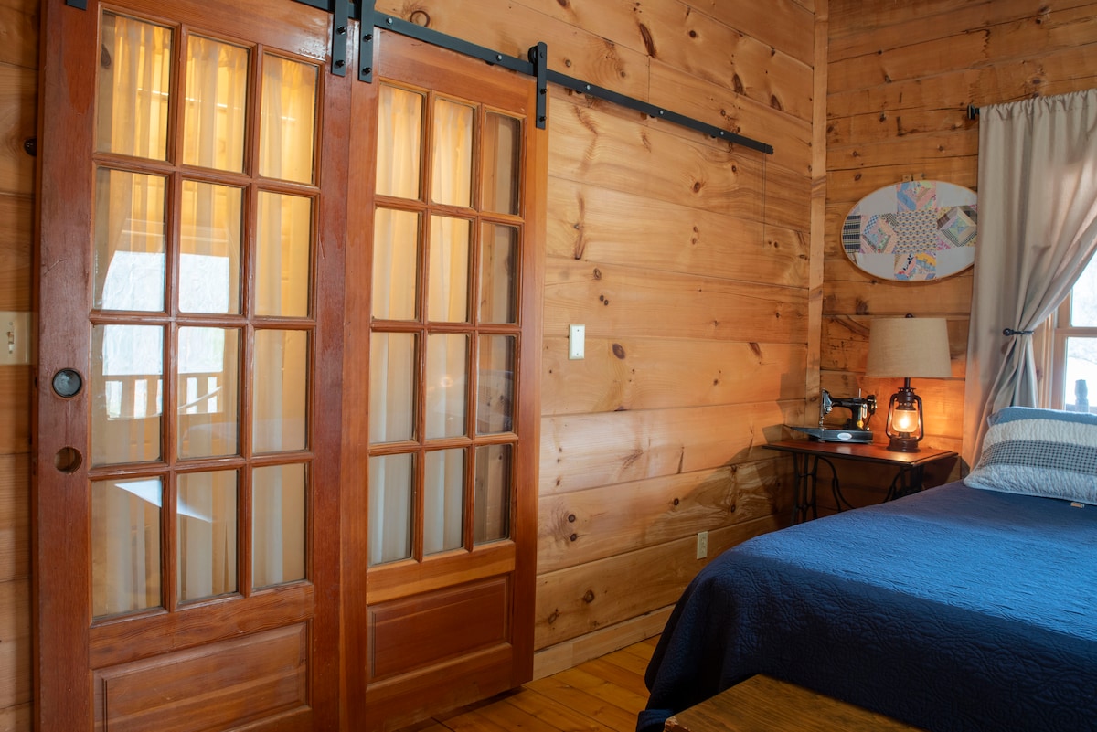 Bear Pause Log Cabin Great Smoky Mountains