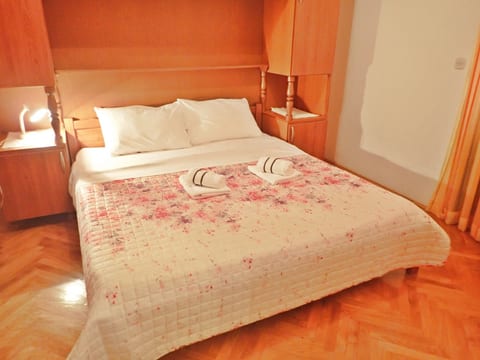 Apartments JAZ- 100 m from pebble beach - A1