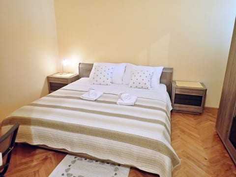 Apartments JAZ- 100 m from pebble beach - S1