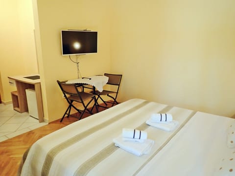 Apartments JAZ- 100 m from pebble beach - S1