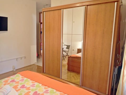 Apartments JAZ- 100 m from pebble beach - S2