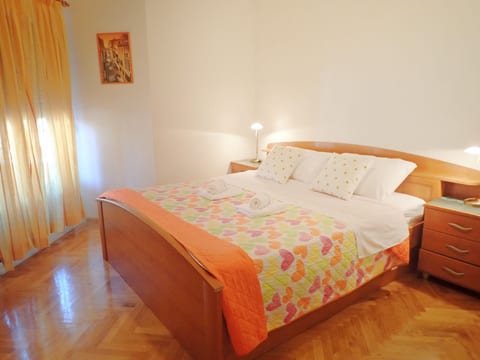 Apartments JAZ- 100 m from pebble beach - S2
