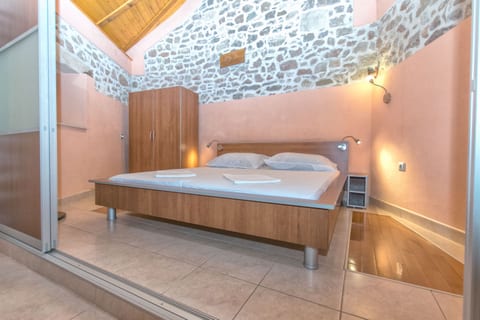 House Dinko - Unit 205427-5