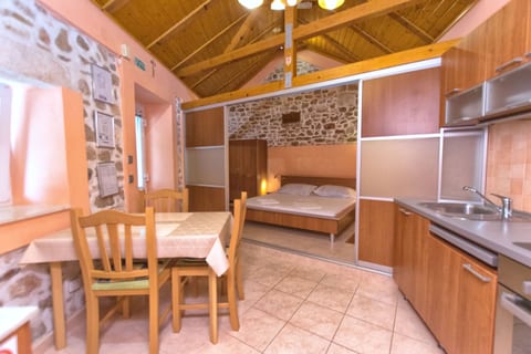 House Dinko - Unit 205427-5