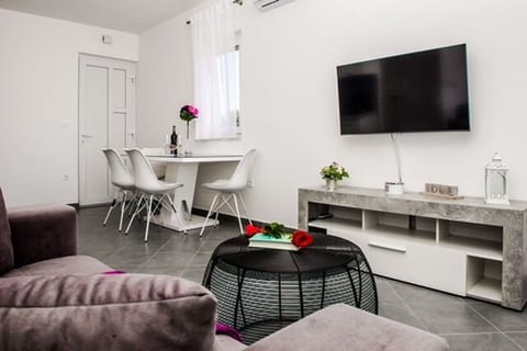 Apartments Zdeslav - Unit 208587-5