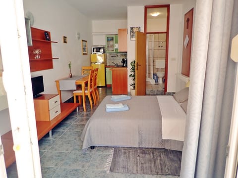 Apartments Blue Ivy - Unit 208600-5