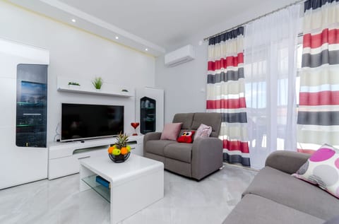 Apartment Miro and Marino - Unit 208658-5
