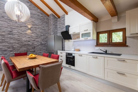 House Little Stone House - Unit 208719-5