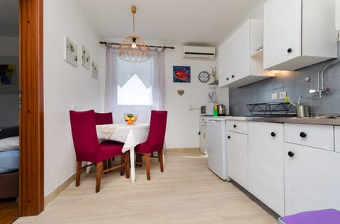 Apartments Vesna - Unit 208724-5