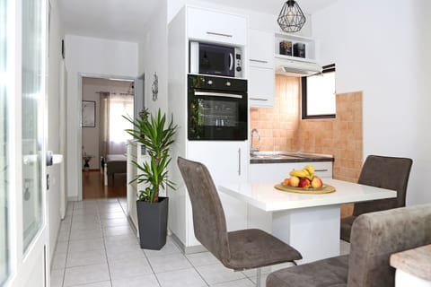 Apartment Adam - Unit 208828-5