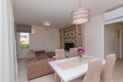 Apartments Dora - Unit 208864-5