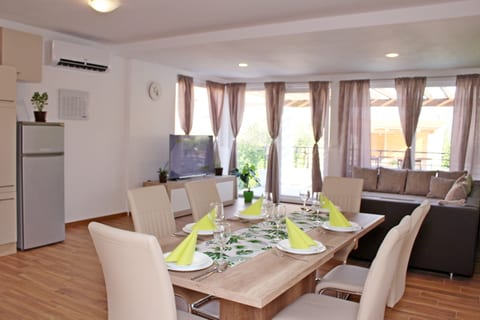 Apartments Luka i Toni - Unit 208871-5