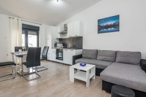 Apartments Bilic - Unit 208971-5