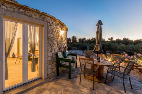 House Villa Getaway - Unit 209007-5