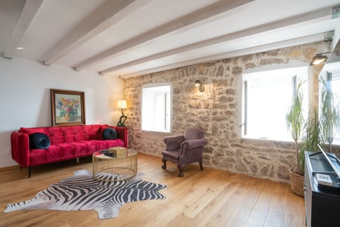 House House of Memories - Unit 209117-5