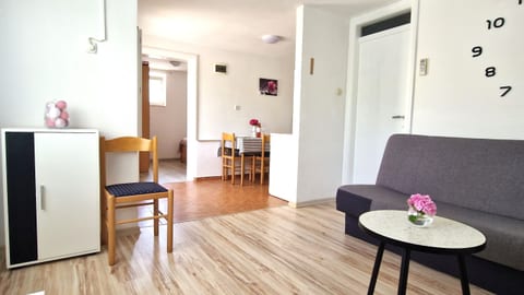 Apartment Jagoda - Unit 209123-5