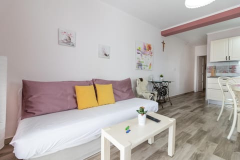 Apartments Vintage - Unit 209364-5