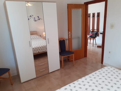 Apartments Mary - Unit 209401-5