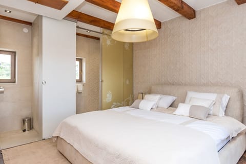 Villa Gold - Unit 209404-5