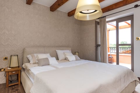 Villa Gold - Unit 209404-5