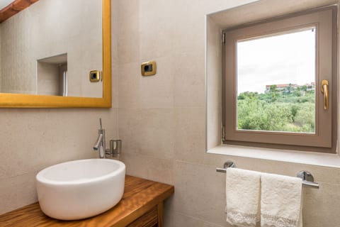 Villa Gold - Unit 209404-5