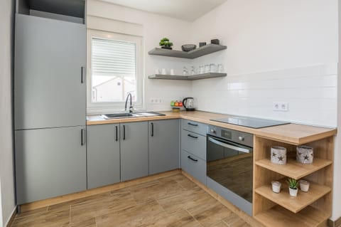 Apartments Pejakovic - Unit 209434-5