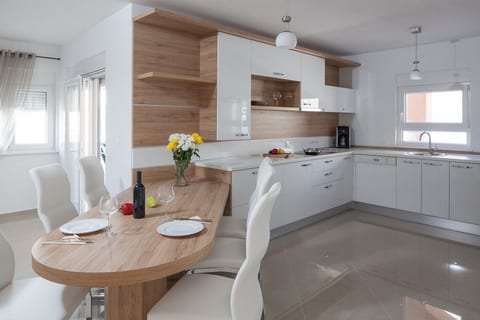 Apartments Vista - Unit 209450-5