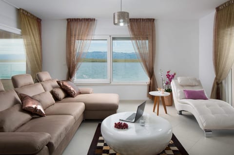 Apartments Vista Royal - Unit 209456-5