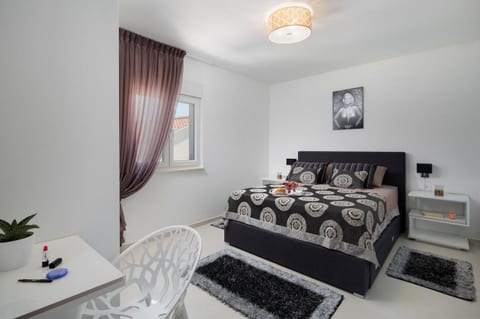 Apartments Vista Royal - Unit 209458-5