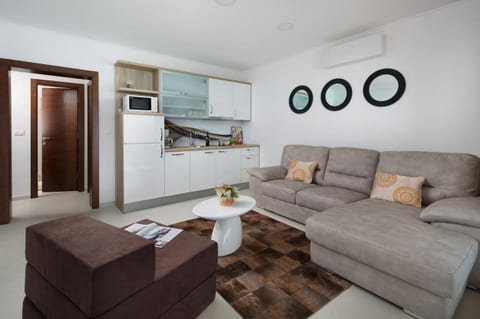 Apartments Vista Royal - Unit 209459-5