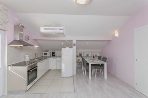 Apartment Golden Sunset - Unit 209502-5