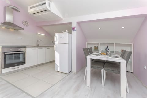 Apartment Golden Sunset - Unit 209502-5