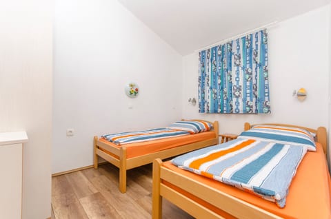 Apartments Anka - Unit 209542-5