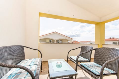 Apartments Anka - Unit 209542-5