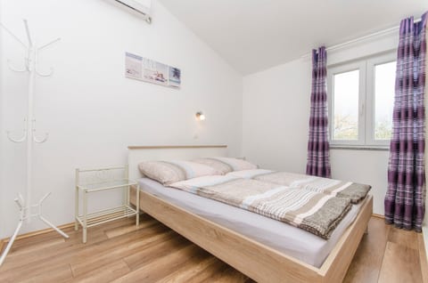 Apartments Anka - Unit 209543-5
