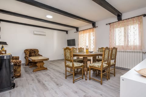Apartments Napros - Unit 209604-5