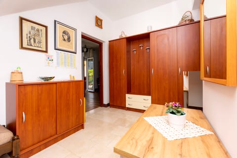 Apartment Tonia - Unit 209673-5