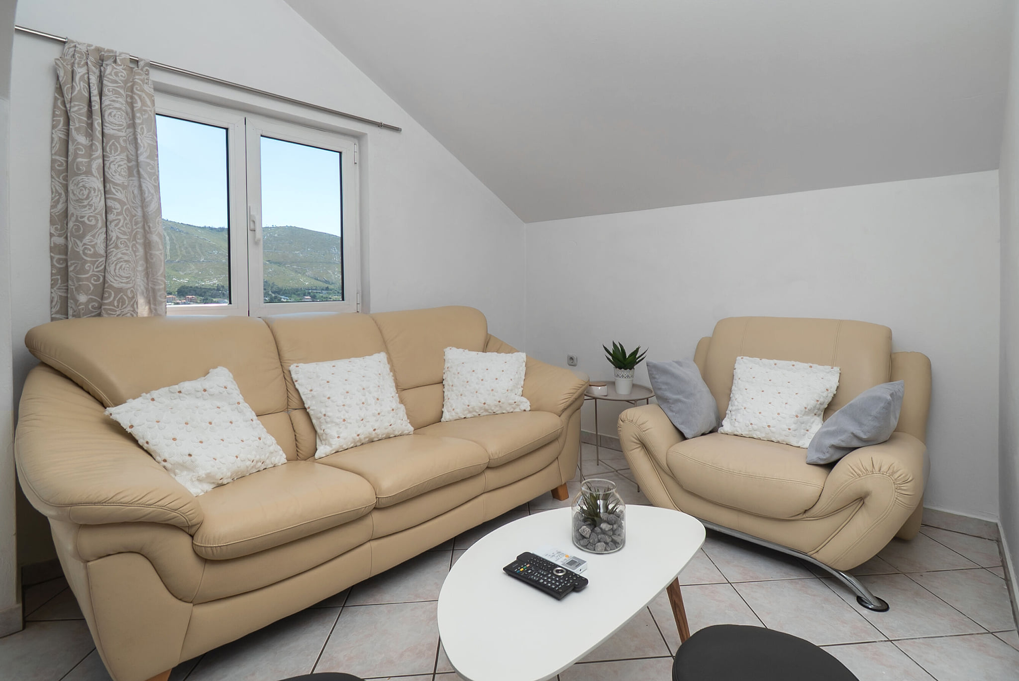 Apartment Meri - Unit 209694-5