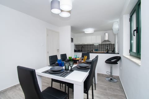 Villa Mungo - Unit 209741-5