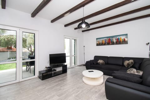 Villa Mungo - Unit 209741-5