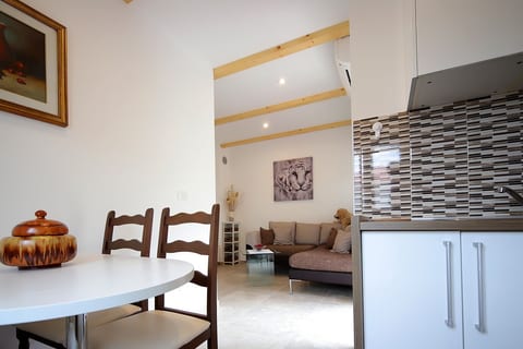 Apartments Sonja - Unit 209912-5
