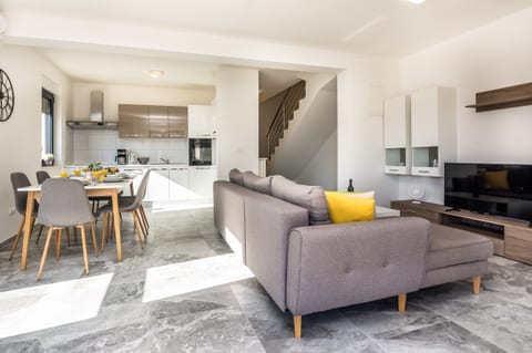 House Mirna - K1