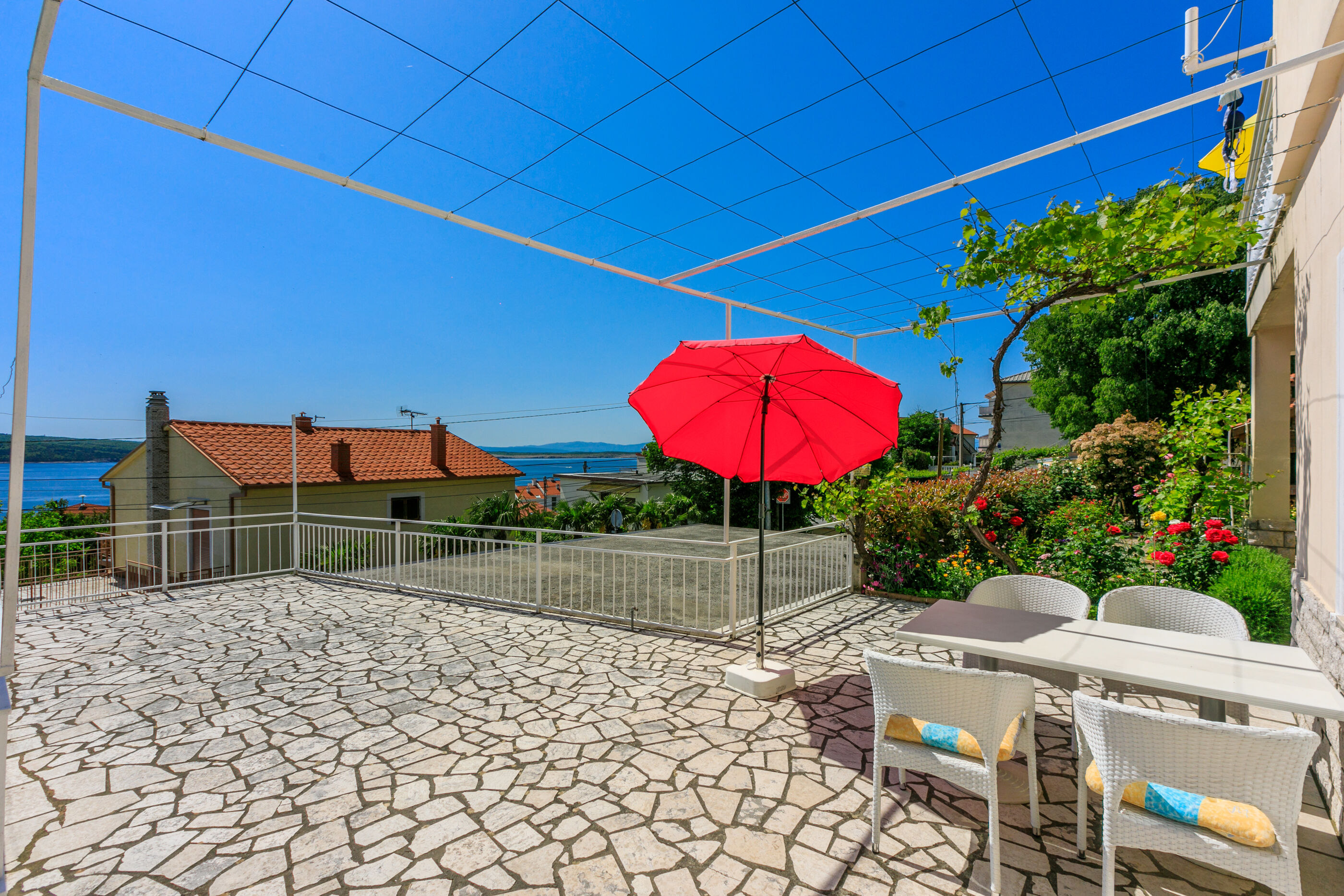 Apartments Bella - Unit 208411-16