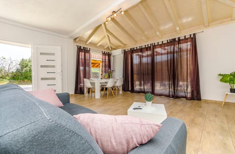 House Hacienda - Unit 207282-16