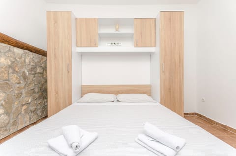 House Hacienda - Unit 207282-16