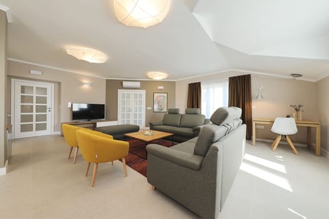 Villa Adrian - Unit 207307-16