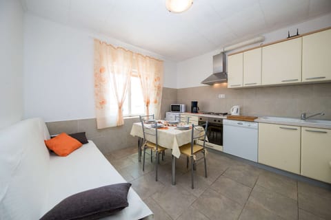 House Denis - Unit 207315-16
