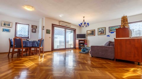 Apartment Diracca - Unit 207330-16