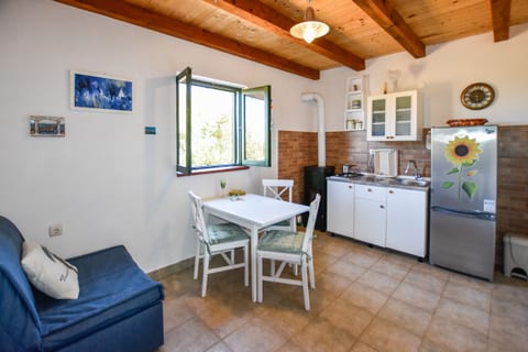 House Filip - Unit 208424-16