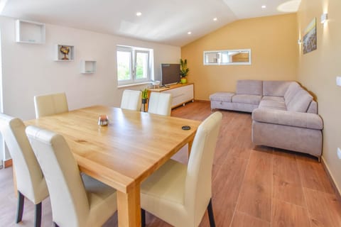 Apartment L and S on The Beach - Unit 208481-16